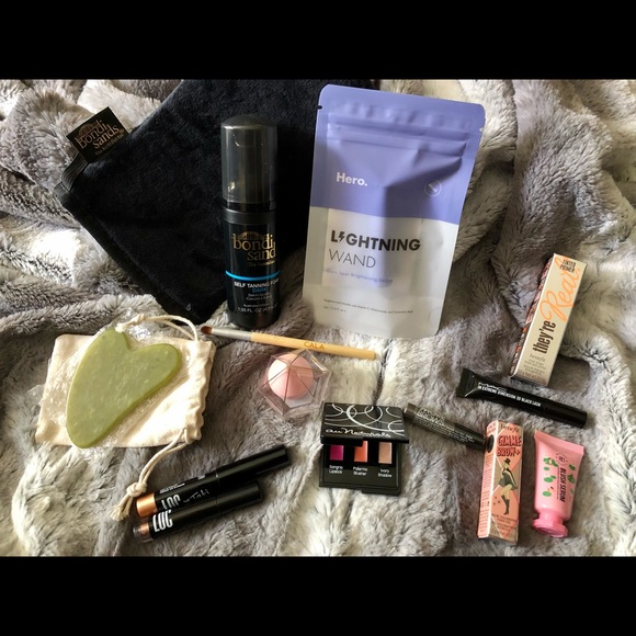 Face makeup samples - Picture 2 of 6